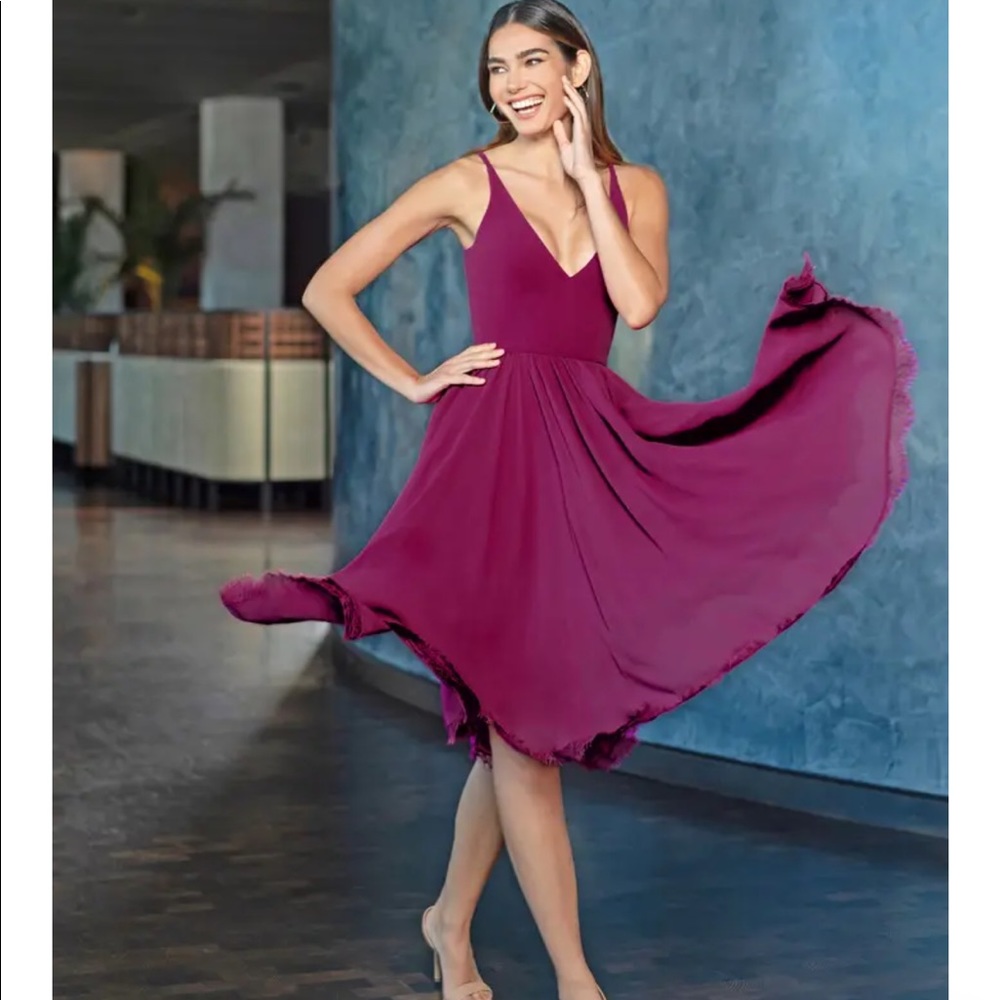 DRESS THE POPULATION
Alicia Mixed Media Midi Dress NWT